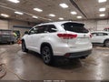 Photo 3 of 16 — 2017 Toyota Highlander
