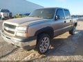 2005 Chevrolet Silverado 1500 — photo 2 of 11 | VIN 2GCEK13T151197946
