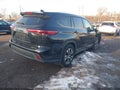 Photo 4 of 17 — 2021 Toyota Highlander