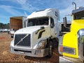 2006 Volvo VN — photo 2 of 11 | VIN 4V4NC9GH06N444119