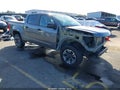 Photo 1 of 18 — 2022 Chevrolet Colorado