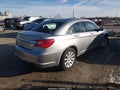 Photo 4 of 19 — 2013 Chrysler 200