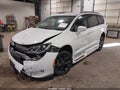 2019 Chrysler Pacifica — photo 2 of 16 | VIN 2C4RC1BG0KR657338