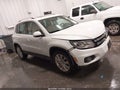 2016 Volkswagen Tiguan — photo 1 of 18 | VIN WVGBV7AX4GW506626