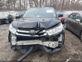Photo 13 of 17 — 2017 Toyota Highlander