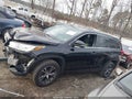 Photo 15 of 17 — 2017 Toyota Highlander