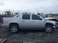 Photo 14 of 17 — 2013 Chevrolet Avalanche