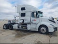 Photo 14 of 16 — 2023 Volvo VNL