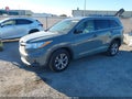 Photo 2 of 16 — 2015 Toyota Highlander