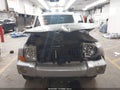 2006 Jeep Commander — photo 12 of 16 | VIN 1J8HH48K76C339976
