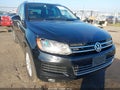 2014 Volkswagen Touareg — photo 6 of 16 | VIN WVGEF9BP6ED005878