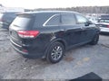 2017 Kia Sorento — photo 4 of 16 | VIN 5XYPG4A3XHG188400