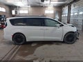 2022 Chrysler Pacifica — photo 14 of 17 | VIN 2C4RC1FG2NR185397