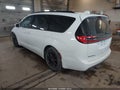 2022 Chrysler Pacifica — photo 3 of 17 | VIN 2C4RC1FG2NR185397