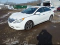 2013 Hyundai Sonata — photo 2 of 12 | VIN 5NPEC4AC2DH722432