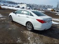 2013 Hyundai Sonata — photo 3 of 12 | VIN 5NPEC4AC2DH722432