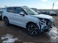 2024 Mitsubishi Outlander — photo 1 of 17 | VIN JA4J4WA8XRZ074657