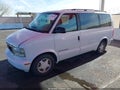 Photo 2 of 17 — 2000 GMC Safari