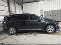 Photo 13 of 17 — 2017 Chrysler Pacifica