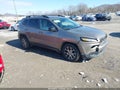 2017 Jeep Cherokee — photo 1 of 17 | VIN 1C4PJLAB5HW580822