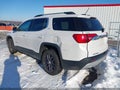 2018 GMC Acadia — photo 3 of 16 | VIN 1GKKNMLS0JZ155549