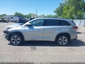 Photo 15 of 17 — 2019 Toyota Highlander