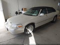 2005 Lincoln Town Car — photo 2 of 11 | VIN 1LNHM81W55Y611266
