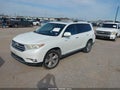 Photo 2 of 17 — 2011 Toyota Highlander