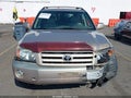 Photo 13 of 17 — 2004 Toyota Highlander