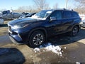 Photo 2 of 16 — 2021 Toyota Highlander