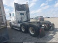 2000 Freightliner Conventional — photo 3 of 16 | VIN 1FUYDMDB3YPF87058