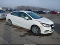 Photo 1 of 16 — 2018 Chevrolet Cruze