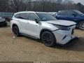 Photo 1 of 17 — 2025 Toyota Highlander
