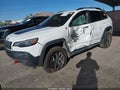 2019 Jeep Cherokee — photo 2 of 16 | VIN 1C4PJMBN0KD405475