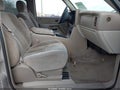 2004 Chevrolet Suburban 1500 — photo 5 of 16 | VIN 1GNEC16Z44J232682