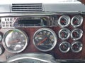 2000 Freightliner Conventional — photo 5 of 24 | VIN 1FUYSSZB1YLB54980