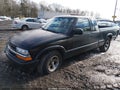 2002 Chevrolet S-10 — photo 2 of 16 | VIN 1GCCS195028215961
