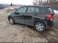 Photo 3 of 13 — 2018 Chevrolet Trax