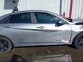 Photo 13 of 16 — 2021 Hyundai Elantra