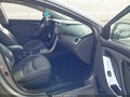 Photo 5 of 17 — 2013 Hyundai Elantra