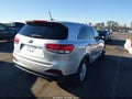 Photo 4 of 16 — 2017 Kia Sorento