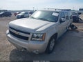 2009 Chevrolet Suburban 1500 — photo 2 of 16 | VIN 1GNFC26099R174492