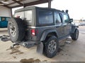 2018 Jeep Wrangler Unlimited — photo 4 of 16 | VIN 1C4HJXDG8JW171528