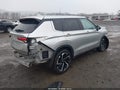 Photo 4 of 17 — 2022 Mitsubishi Outlander