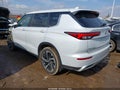 Photo 3 of 18 — 2023 Mitsubishi Outlander