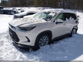 2024 Toyota Highlander — photo 2 of 16 | VIN 5TDAAAB57RS053479