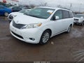 2011 Toyota Sienna — photo 2 of 16 | VIN 5TDDK3DC8BS030011
