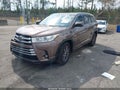 2017 Toyota Highlander — photo 2 of 15 | VIN 5TDKZRFH8HS210208