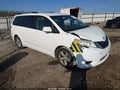 2011 Toyota Sienna — photo 1 of 16 | VIN 5TDKK3DC3BS106872
