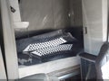 2017 Kenworth T680 — photo 6 of 18 | VIN 1XKYDP9X4HJ126856